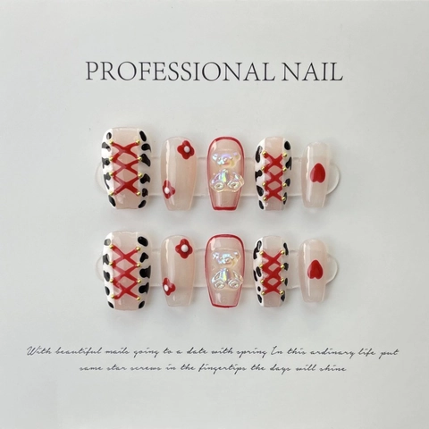 Handmade Y2K Bear Cow Print Press On Nails Heart Flower Design 3D Resin Bear Artificial Fake Nails Set For Women