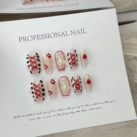Handmade Y2K Bear Cow Print Press On Nails Heart Flower Design 3D Resin Bear Artificial Fake Nails Set For Women