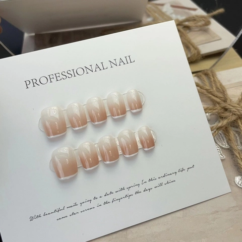 Professionelle Ombre French Tip Press On Nails Handgefertigte Elegante Nuderosa Weiß Verlauf Künstliche Nägel Damen Nägel Und Werkzeuge
