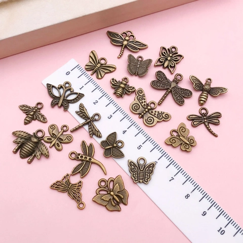 Amuletos de Insectos en Bronce Antiguo Aleación de Zinc Mariposa Libélula Abeja Colgantes Para DIY Joyería Collares Pulseras Accesorios