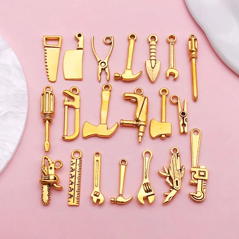 Pendentifs en Alliage d'Or Antique Forme de Mini Outils pour Création de Bijoux DIY Marteau Scie Clé Tournevis Accessoires de Porte-clés