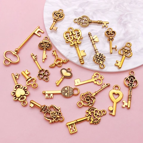 Vintage Zinc Alloy Key Pendants Heart Wing Owl Assorted Styles For DIY Jewelry Making Antique Gold Retro Necklace Accessories