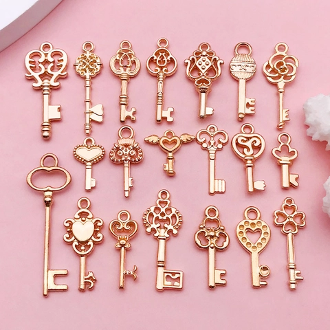 Vintage Alloy Key Charms Pendants DIY Jewelry Accessories For Necklace Bracelet Earring Making Gold Color Retro Hollow Key Shape Mixed Craft Charms