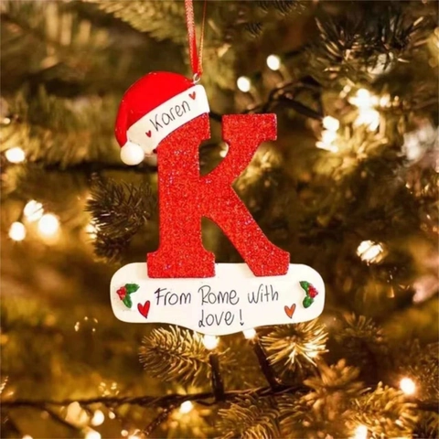 Glitzernder Roter Harz-Weihnachtsalphabet-Anhänger Mit Weihnachtsmütze DIY-Hängebuchstabe Für Weihnachtsbaum Home Holiday Party Deko