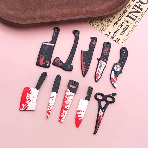 Breloques d'Armes Sanglantes d'Halloween en Acrylique Couperet d'Horreur Couteau Scie Hache Ciseaux Accessoires de Bijoux DIY