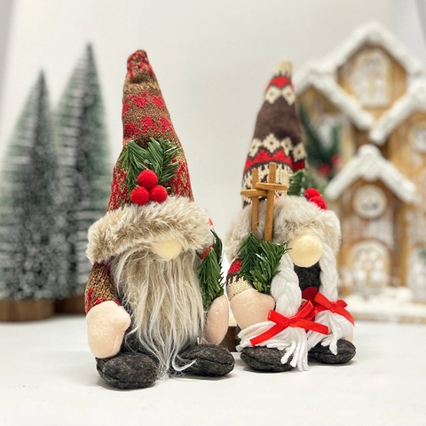 Décoration Peluche Gnome de Noël Poupée Sans Visage Avec Bonnet Tricoté Branche de Pin Scandinave Rudolph Gnome Ornement de Table Maison Cadeau