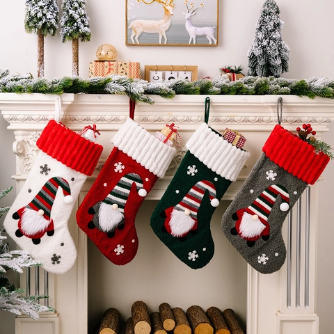 Calza di Natale con Gnomo 3D Applique in Peluche Motivo Fiocco di Neve Camino Albero di Natale Decorazione da Appendere