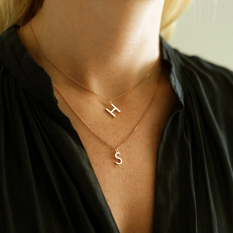 Collier Pendentif Lettre Alphabétique en Acier Inoxydable Cuivre Plaqué Or Minimaliste pour Femmes Bijoux de Mode Collier Initial