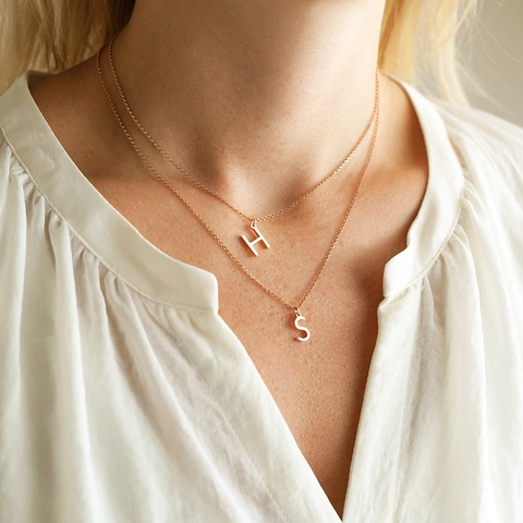 Collier Pendentif Lettre Alphabétique en Acier Inoxydable Cuivre Plaqué Or Minimaliste pour Femmes Bijoux de Mode Collier Initial