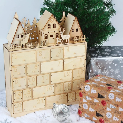 Hölzerner Weihnachtsadventskalender Schubladen LED Licht Schlittenhaus Design Feiertag Countdown Festliche Haus Deko