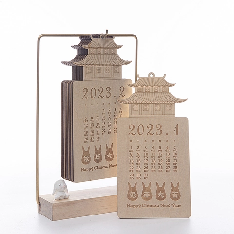 Calendario Perpetuo Retro in Legno Paesaggio Città Proibita Cinese Ornamento da Scrivania Telaio in Metallo Decoro Coniglio