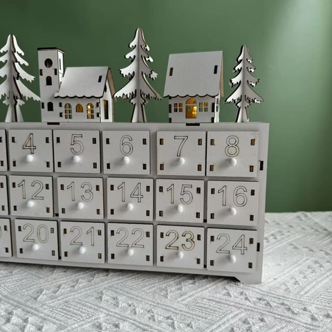 Calendario dell'Avvento Natalizio in Legno Con 24 Cassetti Luce LED Bianca Decorazione da Tavolo Calendario Natalizio