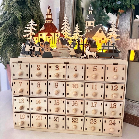 Calendario Avvento Natale in Legno Con 24 Cassetti LED Luce Calda Scena Villaggio Invernale Decorazione Conto alla Rovescia