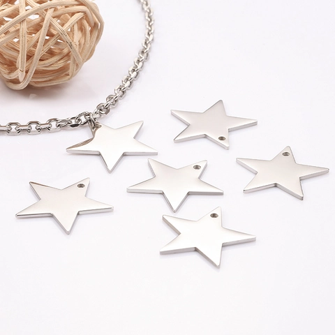 Ciondolo a Stella Pentagramma in Acciaio Inossidabile Lucidato Charme Non Sbiadisce per Collana Bracciale Fai-da-te Gioielli Color Acciaio