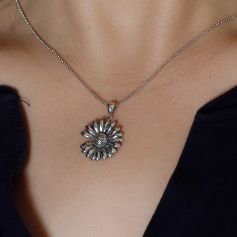 Collana con Pendente a Forma di Margherita in Argento Sterling 925 Vintage per Donna Catena a Sfere Invecchiata Gioielli Floreali