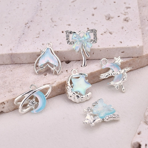 Ciondoli in Lega d'Argento Stella Luna Farfalla Coda di Pesce Con Strass in Resina Blu Cangiante Accessori per Gioielli Fai-da-te