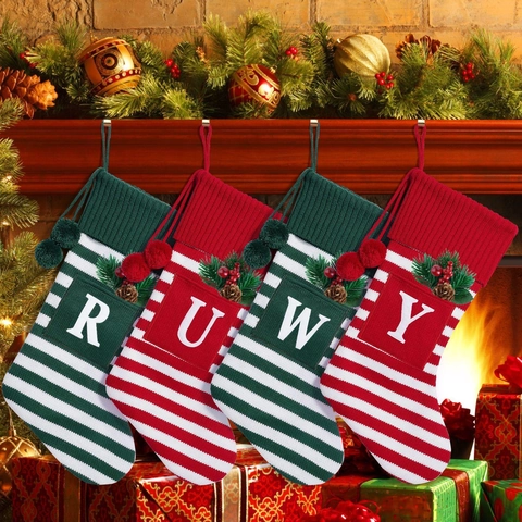 Calze di Natale Personalizzate in Maglia a Righe Rosse e Verdi Grande Calza di Natale Con Pompon per Arredamento della Casa per le Vacanze