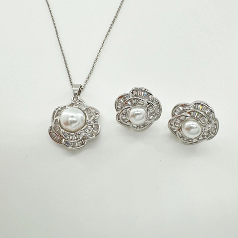 Accesorios de Joyería DIY de Flor de Camelia Elegantes para Mujer Colgante de Cobre con Strass Engaste Vacío Pendientes de Aguja de Plata 925