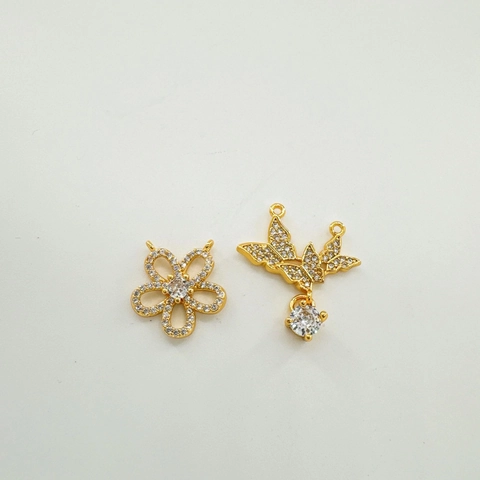 Ciondoli a Forma di Farfalla e Fiore in Rame Placcato Oro Con Zirconia per Fai da Te Creazione di Gioielli Collana Bracciale