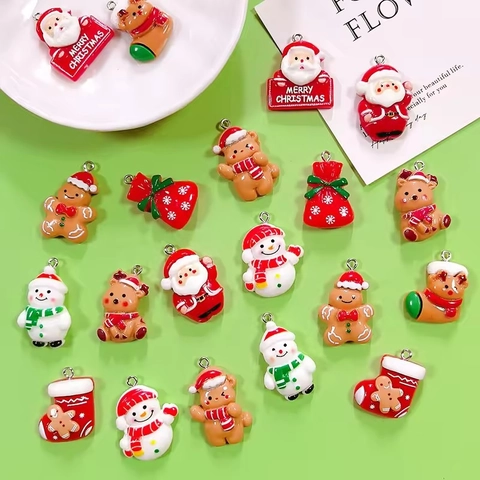 Resina Natale Ciondoli DIY Charms Babbo Natale Pupazzo di Neve Alce Omino di Pan di Zenzero Cartone Animato Orecchini Collana Portachiavi Accessori per Gioielli