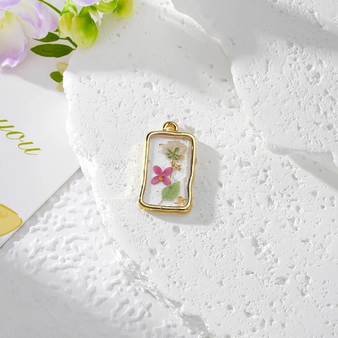 Handmade Rectangular Resin Dried Flower Pendant Gold Alloy Frame Botanical Flower Charms For DIY Jewelry Necklace Making