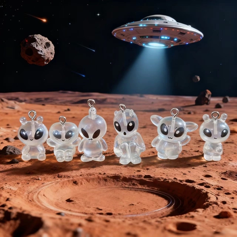 Resina Alieno UFO Ciondoli Pendenti Fai-da-te Halloween Creativo Bizzarro Orecchini Portachiavi Collana Accessori