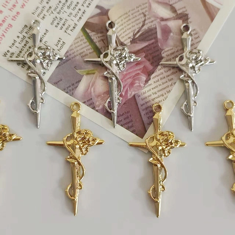Pendentif Épée Croix avec Rose en Alliage Vintage Accessoires de Création de Bijoux DIY pour Collier Boucle d'Oreille Porte-Clés