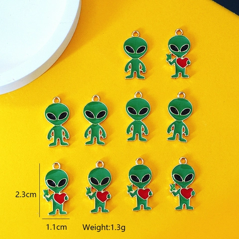 Cartoon Alloy Enamel Alien Charms For DIY Jewelry Making Green Heart Alien Pendants For Earrings Keychain Necklace Accessories