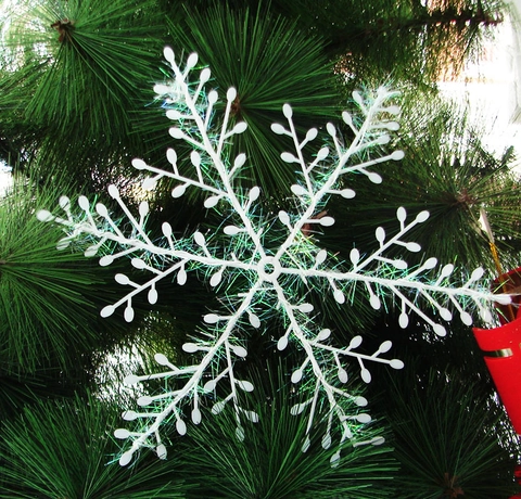 Weiße Weihnachtsschneeflocken Ornamente Kunststoff Glitzer Laser Hängedekorationen Für Weihnachtsbaum Fenster Haus Party Deko