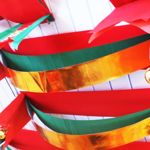 Kerst Plafond Hangende Golf Banner Polyester Rood Groen Goud Gegolfde Vlag Met Bellen Voor Vakantie Feest Decoratie