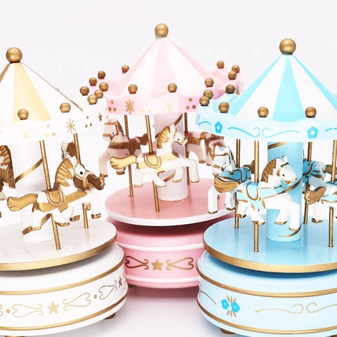 Boîte à Musique Manège en Bois Vintage Mécanique Boîte Musicale Ornement Pour Noël Anniversaire Saint-Valentin Cadeau Décoration de Table Maison