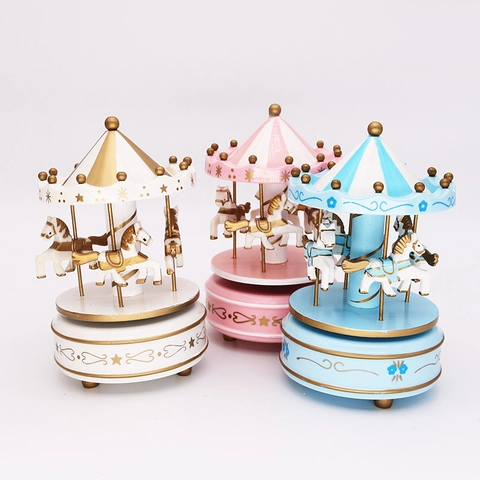 Boîte à Musique Manège en Bois Vintage Mécanique Boîte Musicale Ornement Pour Noël Anniversaire Saint-Valentin Cadeau Décoration de Table Maison
