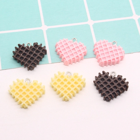 Pendentifs en Résine en Forme de Cœur Gaufre Biscuit Simulation Alimentaire DIY Charms pour Fabrication de Bijoux Boucles d'Oreilles