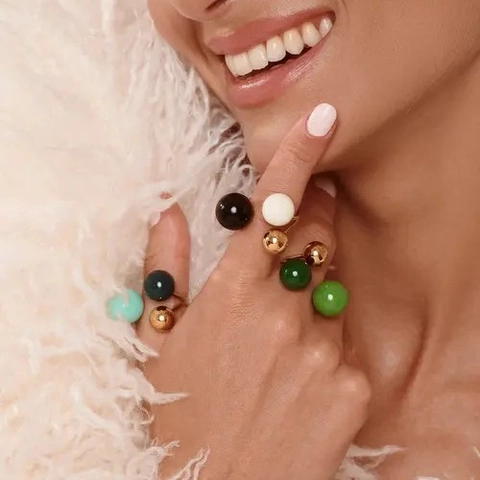 Elegante Anello Aperto in Acciaio al Titanio da Donna Perle Sferiche Multicolore Moda Nicchia Anello Geometrico Regolabile