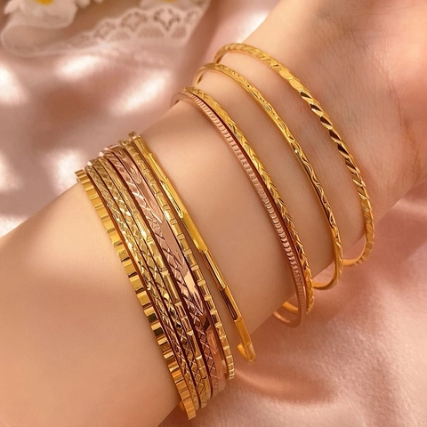 Bracciale Rigido in Acciaio Inossidabile con Incisione Geometrica per Donna Semplice Placcato Oro Rosa Lusso Leggero Gioielli di Moda