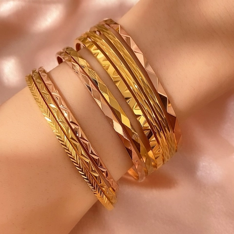 Bracciale Rigido in Acciaio Inossidabile con Incisione Geometrica per Donna Semplice Placcato Oro Rosa Lusso Leggero Gioielli di Moda