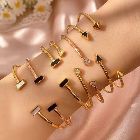 Bracciale Rigido Aperto in Acciaio al Titanio da Donna Cuore Geometrico Texture Marmo Oro Oro Rosa Placcato Smalto Gioielli di Moda