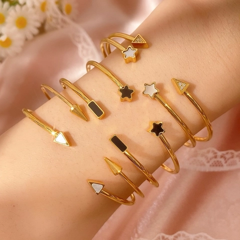 Bracciale Rigido Aperto in Acciaio al Titanio da Donna Oro Oro Rosa Galvanizzato Smalto Stella Geometrica Cuore Gioielli