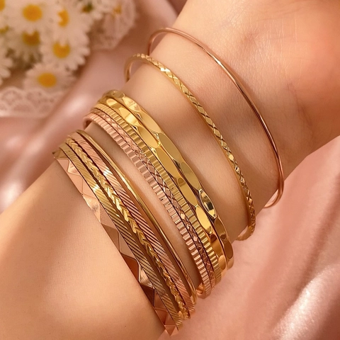 Titanium Staal Armband Voor Vrouwen Goud Roségoud Verguld Metaal Textuur Schuine Ruit Patroon Minimalistisch Mode Sieraden Cadeau