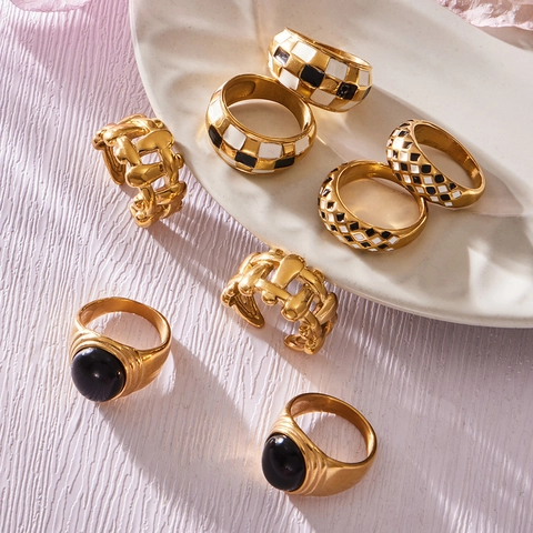 Vintage Stainless Steel Gold Plated Ring For Women Checkerboard Enamel Black Stone Shell Inlaid Waterproof Jewelry Ring