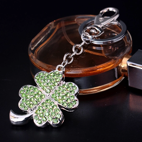 Llavero de Moda de Aleación Trébol de Cuatro Hojas con Strass Colgante de Bolso de Cristal Verde Brillante Regalo Creativo