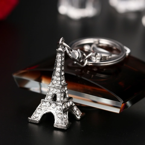 Creatieve Strass Eiffeltoren Sleutelhanger Voor Vrouwen Zilver Legering Metalen Sleutelring Tas Charme Mode Accessoire Cadeau
