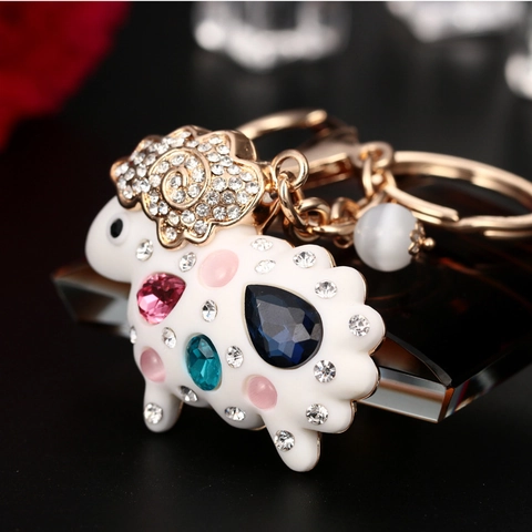 Llavero de Oveja de Dibujos Animados Con Diamantes de Imitación Esmalte Aleación Colgante de Bolsa Joyería Para Mujer