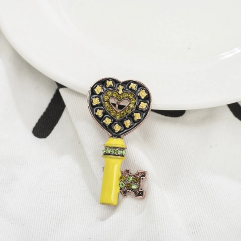 Spilla Chiave a Cuore in Lega Vintage da Donna Lussuosa Spilla da Risvolto in Smalto con Strass Accessorio per Abbigliamento Gioielli Spilla Regalo