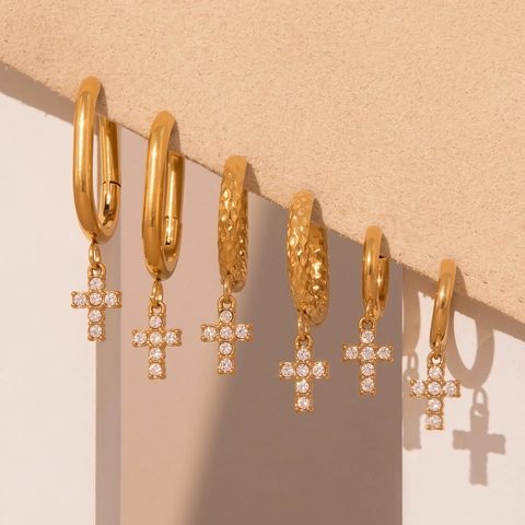 Orecchini a Cerchio con Croce in Acciaio Inossidabile Placcato Oro 18K con Zircone Orecchini Pendenti di Lusso Donna