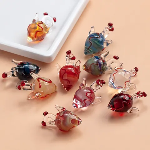 Pendaglio a Forma di Cuore Anatomico in Vetro a Lume Fatto a Mano Ciondoli in Vetro Artistici per Creazione di Gioielli DIY Accessori di Nicchia