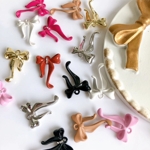 DIY Aleación Lazo Colgante Charms Con Strass Elegante Dulce Esmalte Lazo Para La Fabricación de Joyería Collar Pulsera Accesorio