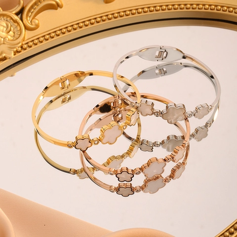 Koreanischer Stil Luxus Drei Blumen Titanstahl Offenes Armband Mit Weißer Muschel Und Strass Für Damen Party Schmuck