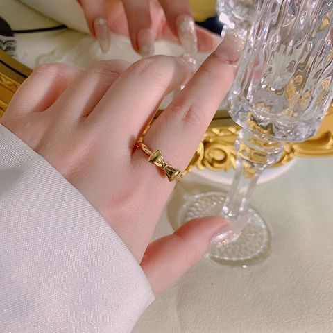 Bague Nœud Papillon en Acier Titane pour Femme Plaqué Or Ajustable Ouverte Bijoux de Mode Cadeau pour Dame