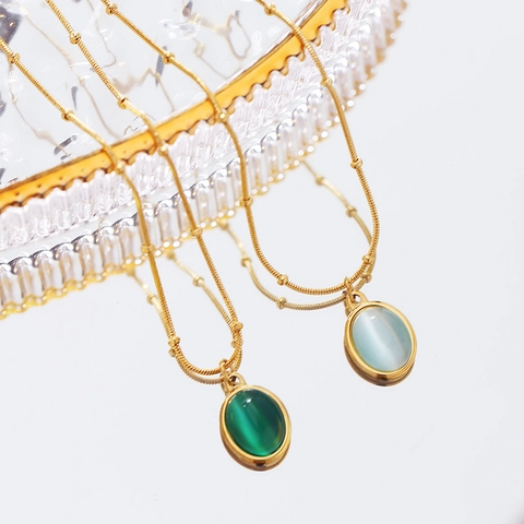 Französische Vintage 18 Karat Vergoldete Titanstahl Halskette Für Damen Eleganter Ovaler Katzenaugenstein Anhänger Perlenkette Schmuck